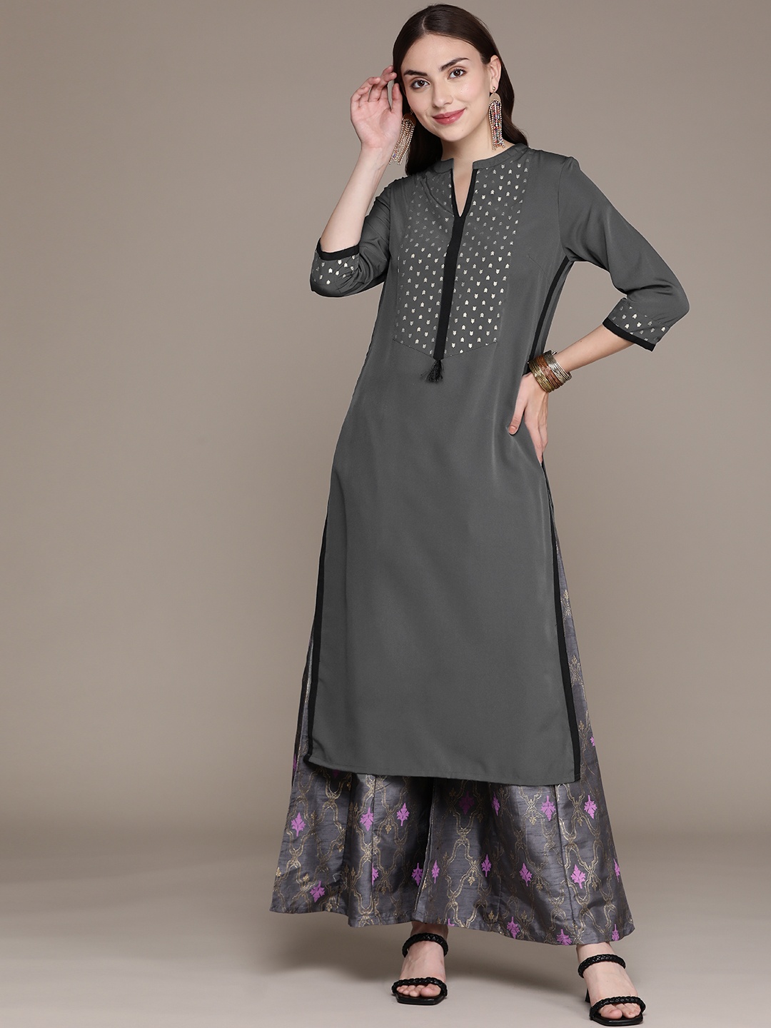 

ZIYAA Women Grey Solid Straight Kurta