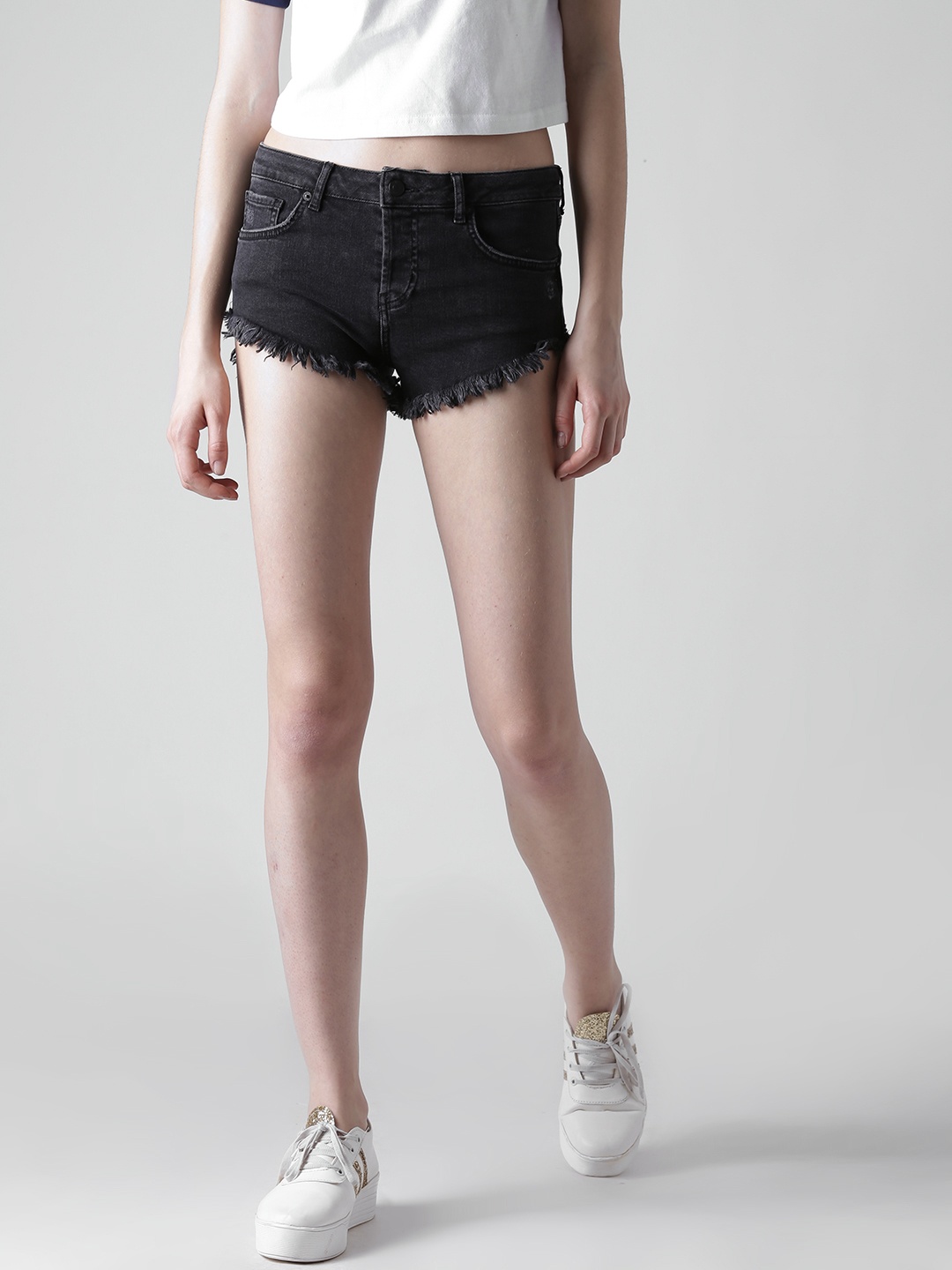 

FOREVER 21 Women Black Solid Denim Shorts