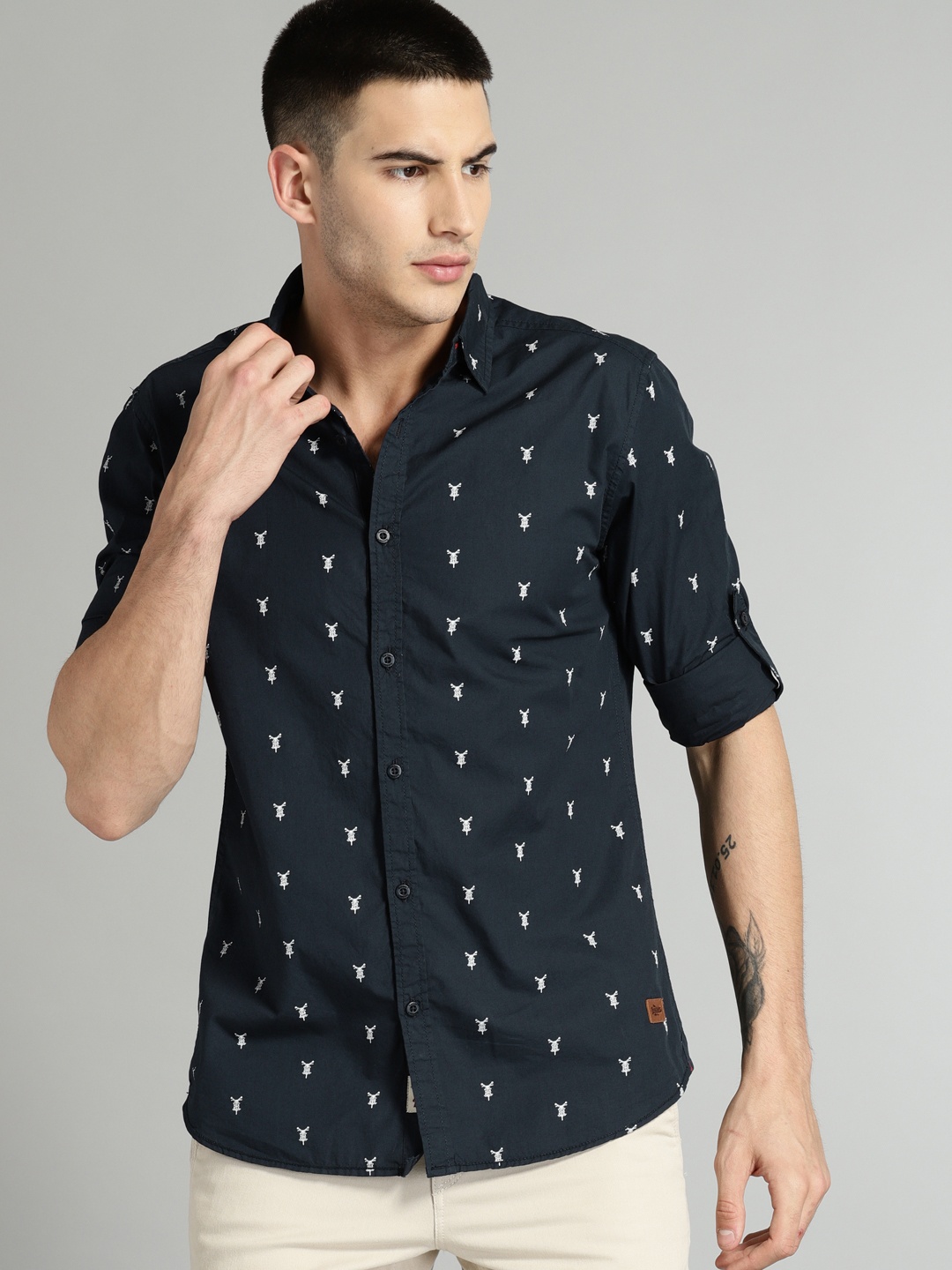 

Roadster Time Travlr Men Navy Blue Regular Fit Printed Casual Shirt