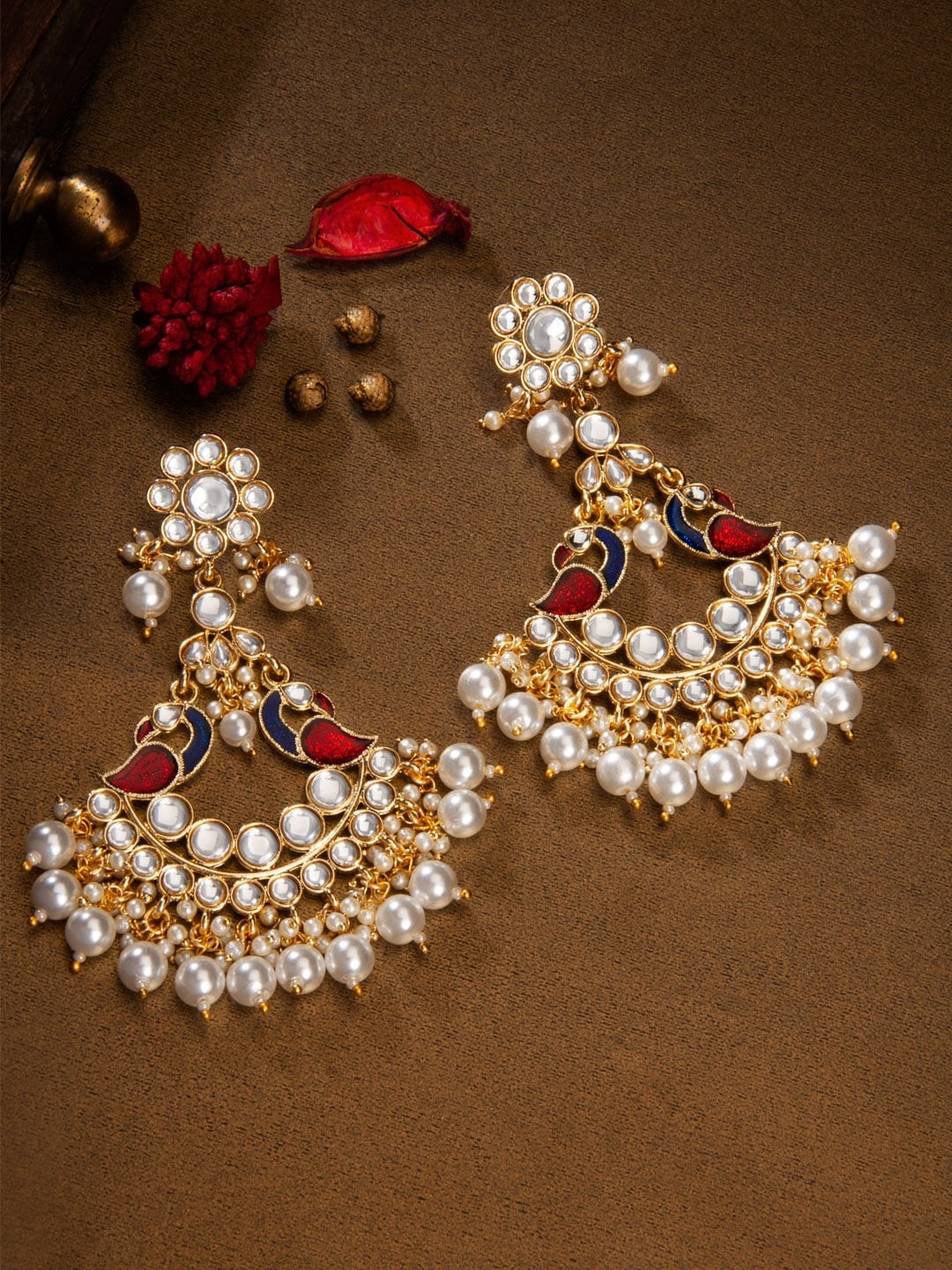 

Rubans Gold-Toned & White Classic Chandbalis