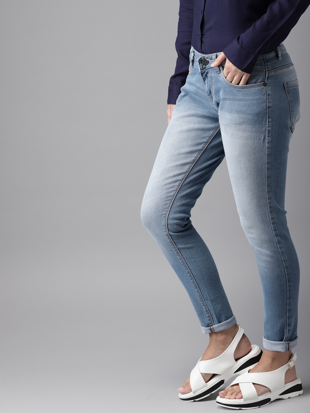 

HERE&NOW Women Blue Skinny Fit Mid-Rise Clean Look Stretchable Jeans