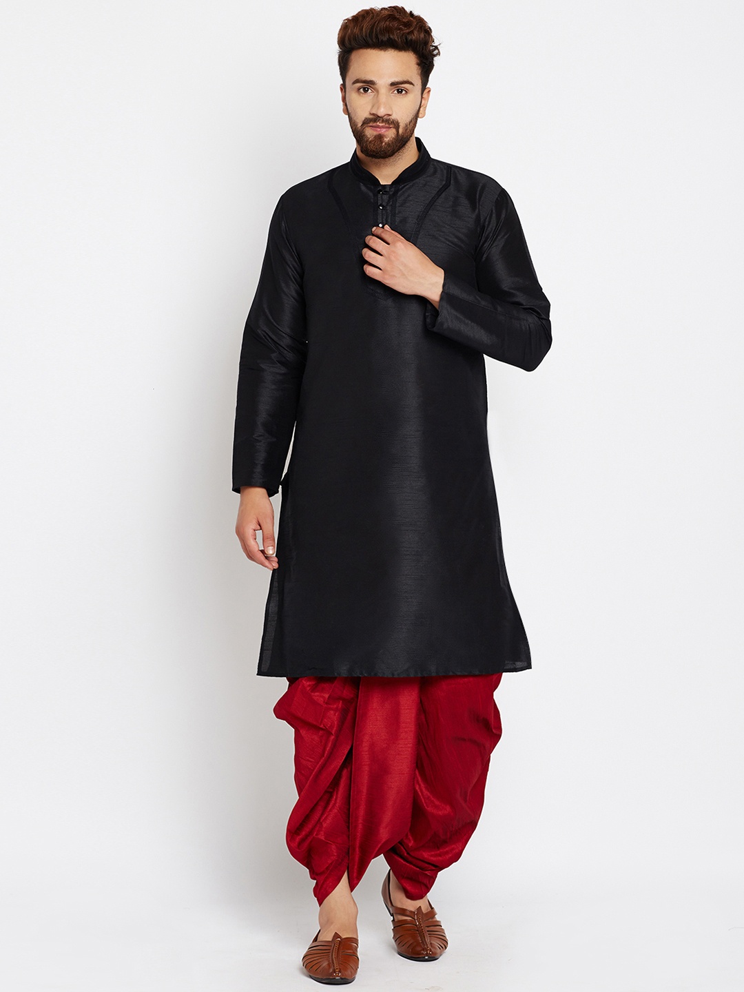 

SOJANYA Men Black Solid Straight Kurta