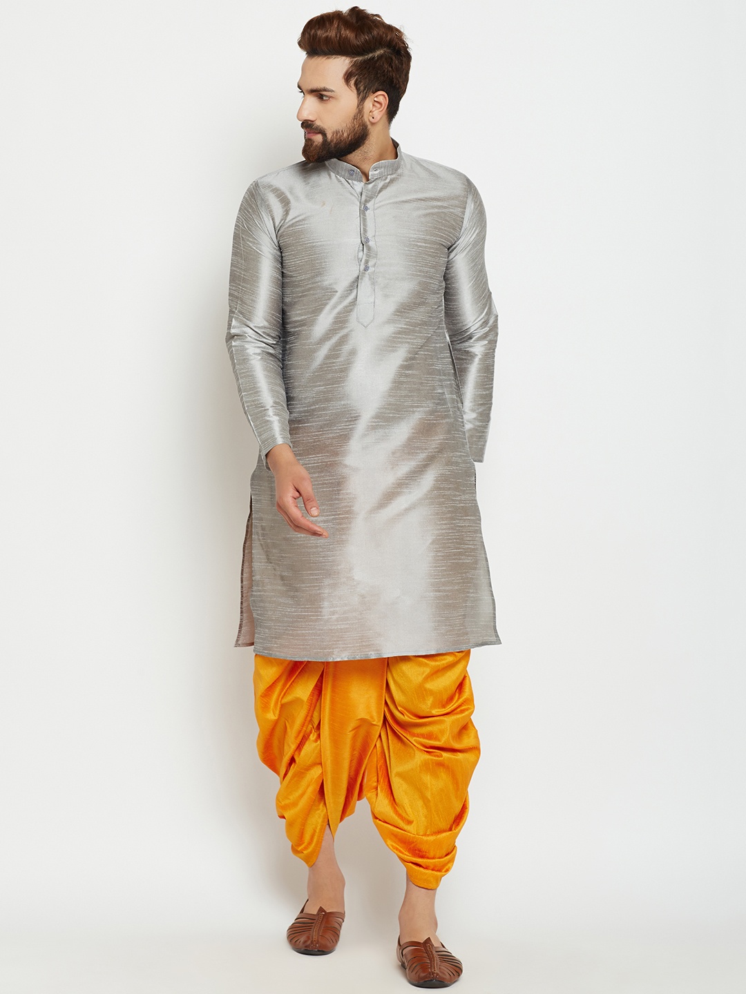 

SOJANYA Men Grey Solid Straight Kurta