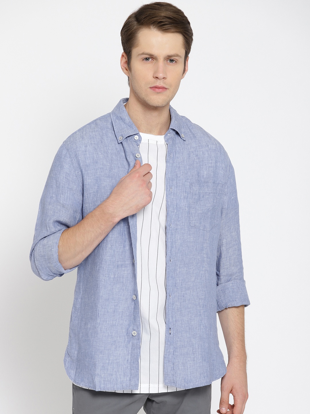 

MANGO MAN Blue Slim Fit Linen Solid Casual Shirt