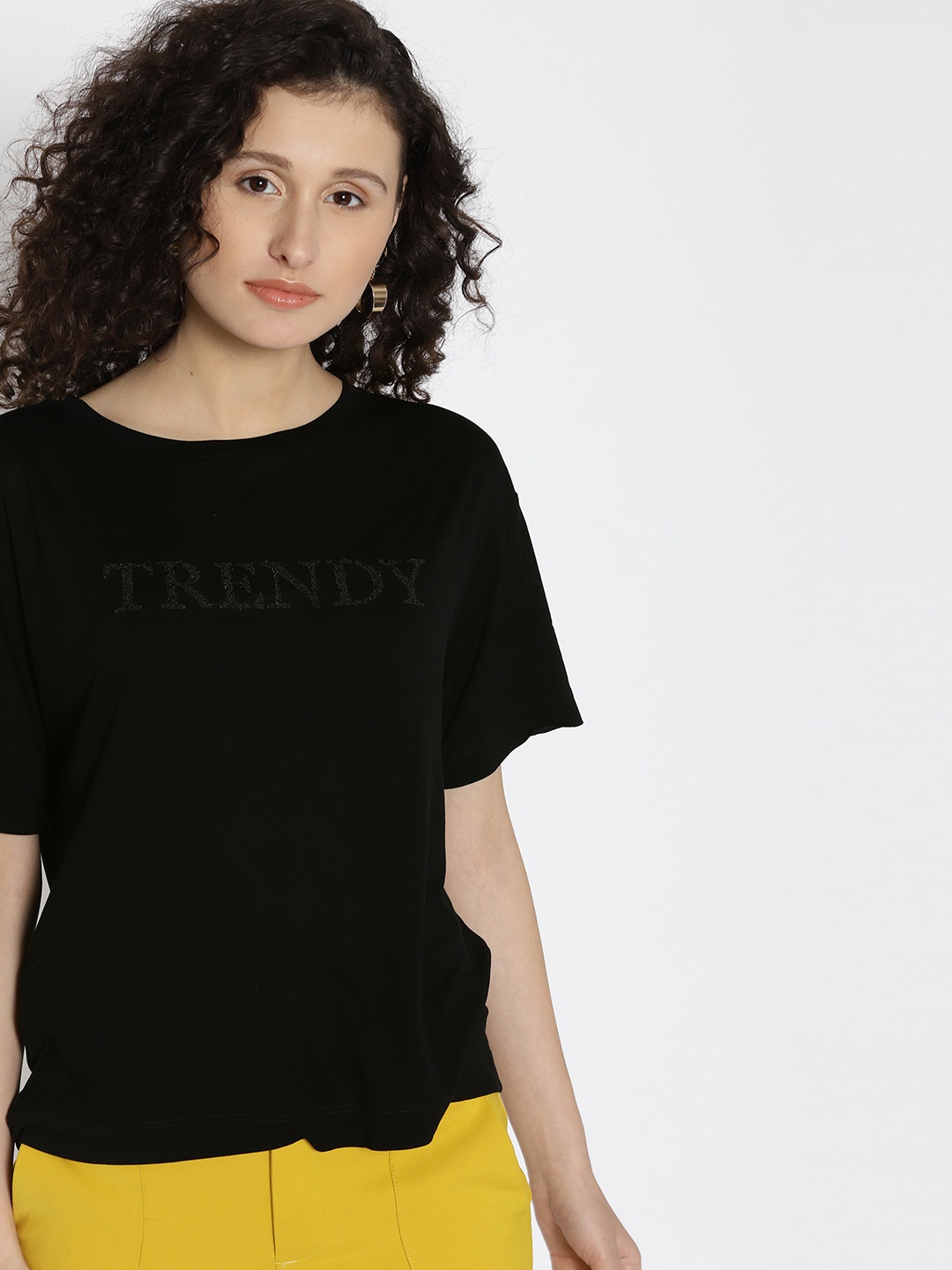 

MANGO Women Black Solid Round Neck T-shirt