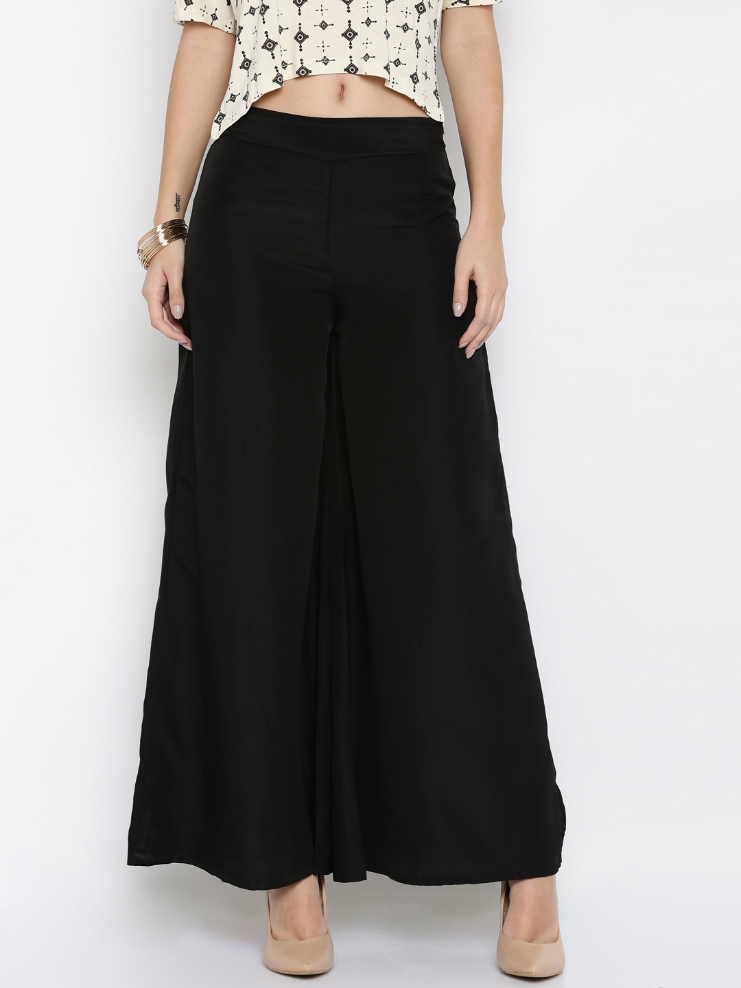 

Rigoglioso Women Black Solid Wide Leg Palazzos
