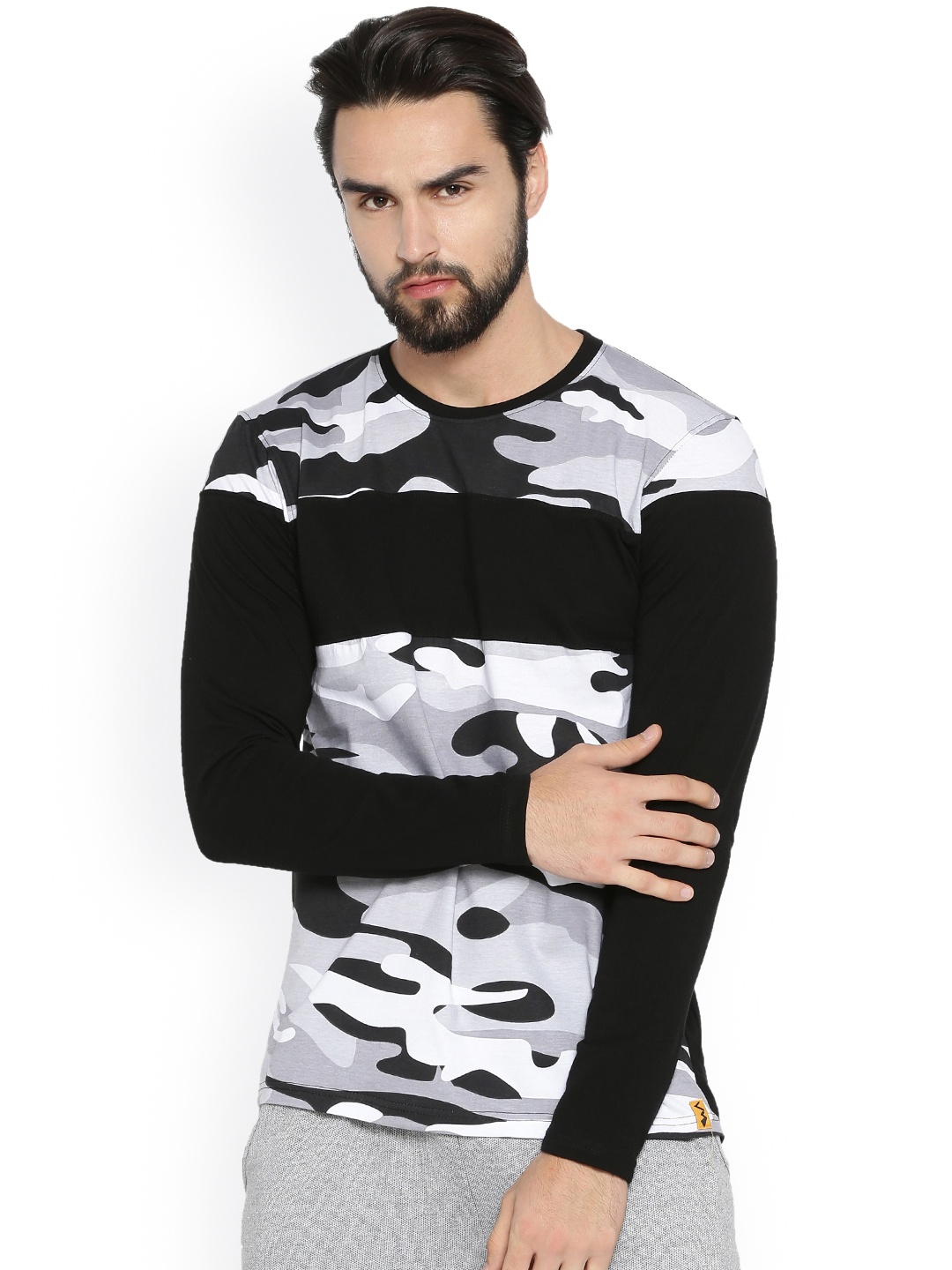 

Campus Sutra Men White & Black Printed Round Neck T-shirt