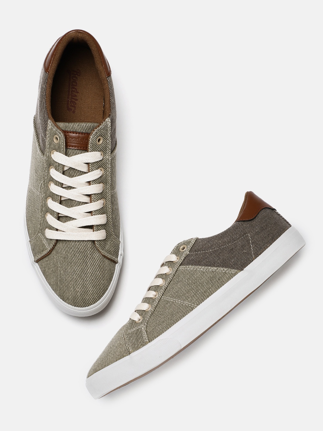 

Roadster Men Brown Sneakers