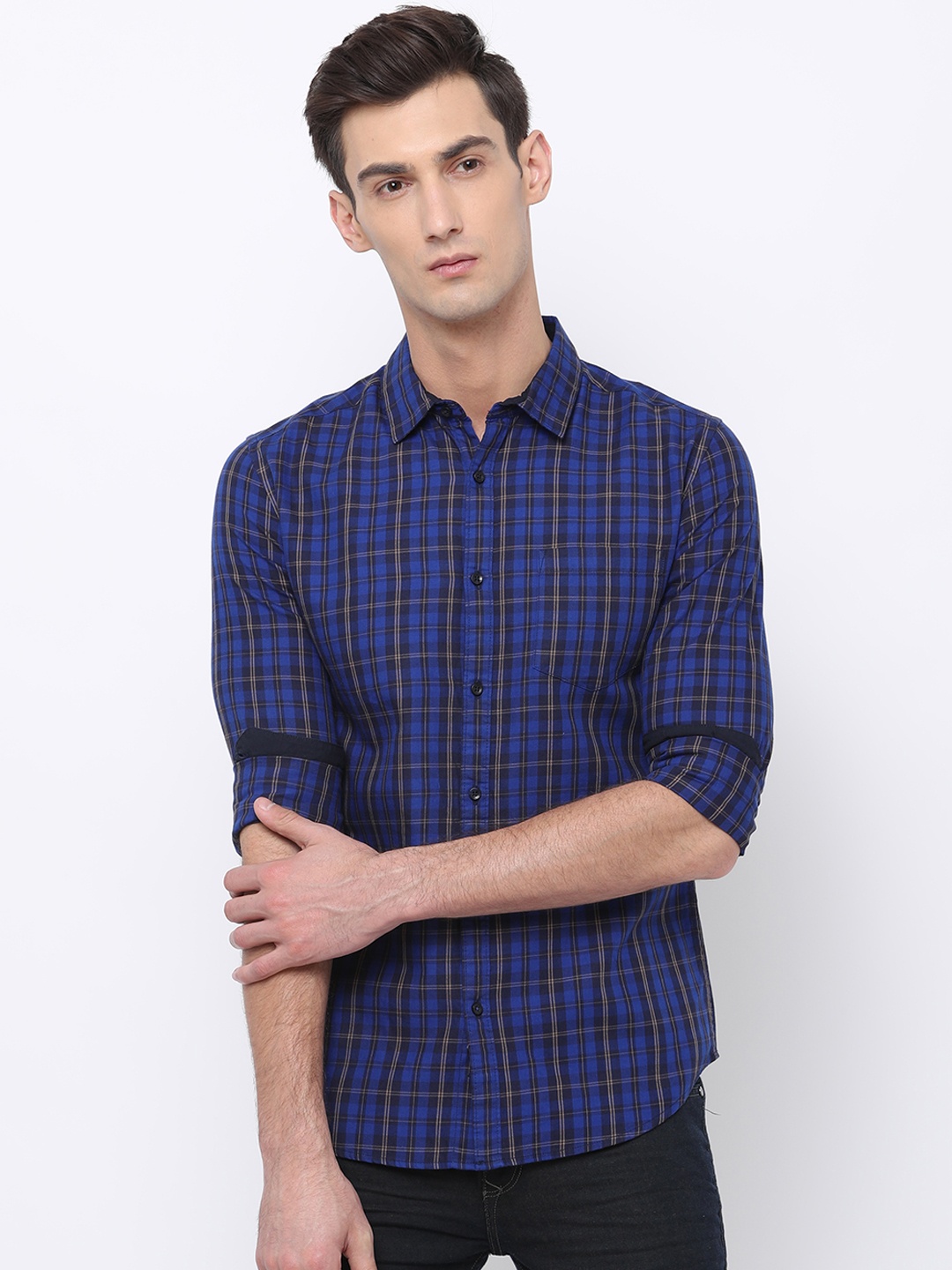 

Black coffee Men Navy Blue & Blue Slim Fit Checked Casual Shirt