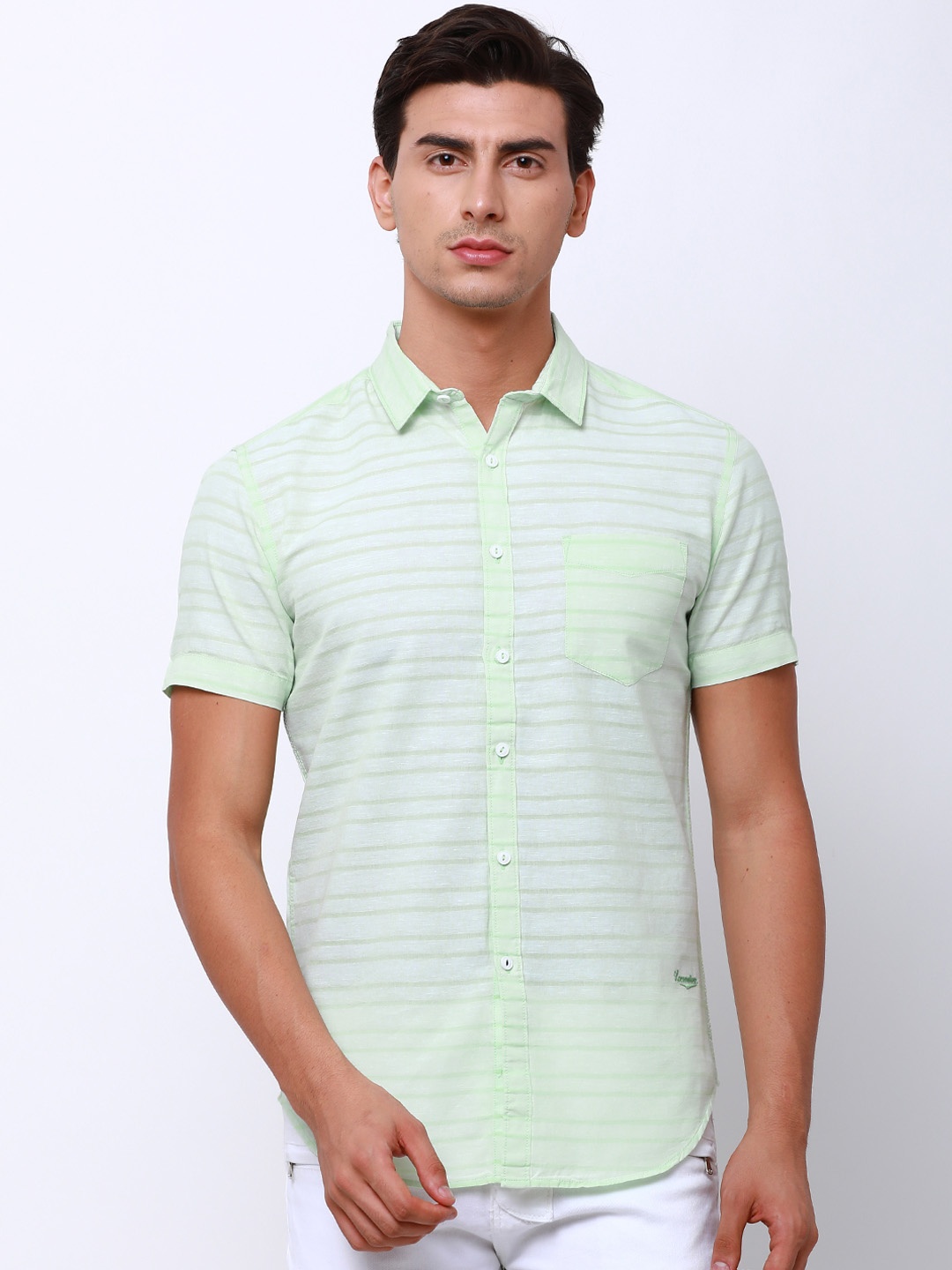 

LOCOMOTIVE Men Green Slim Fit Striped Casual Shirt