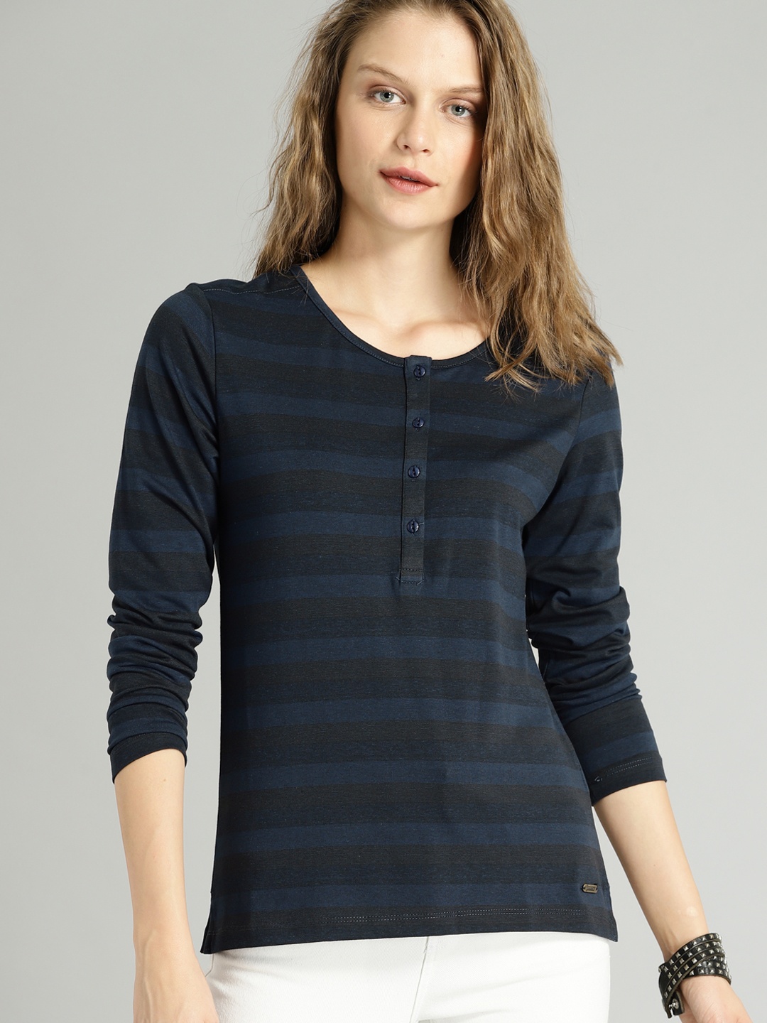 

Roadster Women Navy Blue Striped Round Neck T-shirt