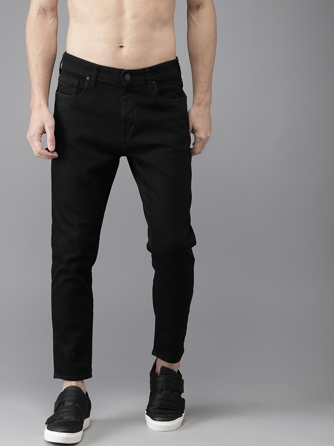 

HERE&NOW Men Black Slim Tapered Fit Mid-Rise Clean Look Stretchable Cropped Jeans