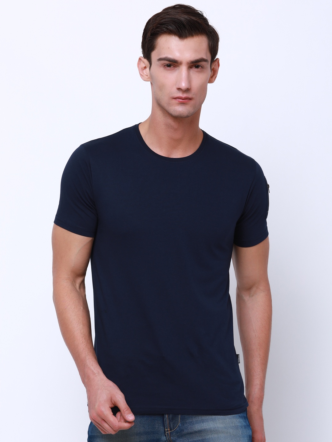 

LOCOMOTIVE Men Navy Blue Solid Round Neck T-shirt