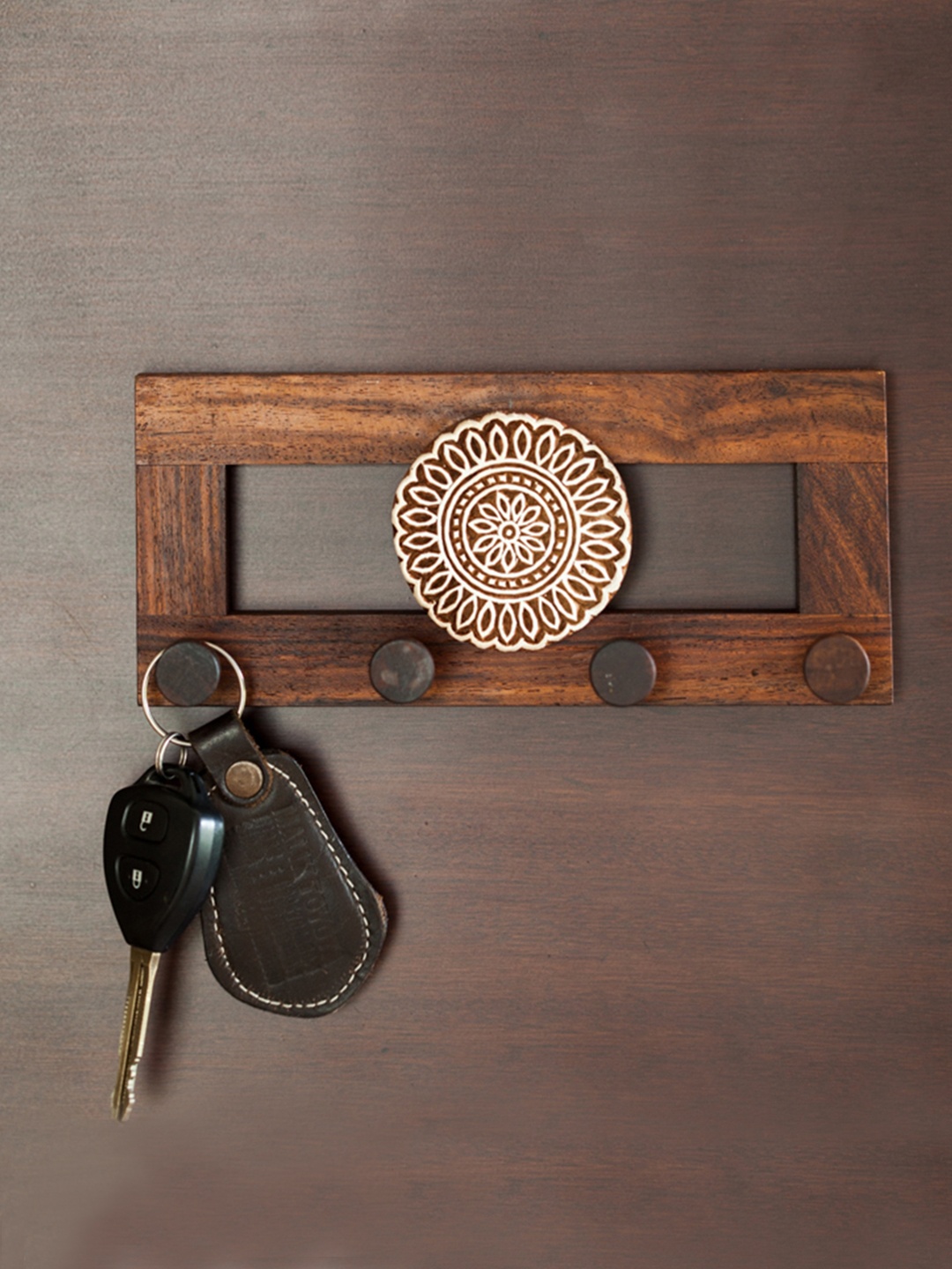 

ExclusiveLane Brown Wooden Handcarved Flower Block Key Holders