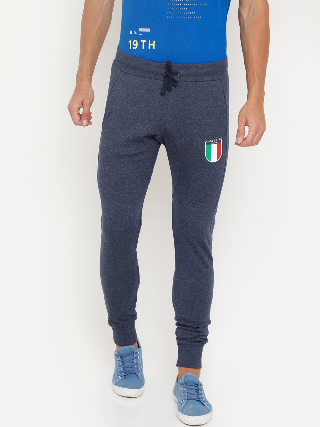 

Masculino Latino Blue Solid Track Pants