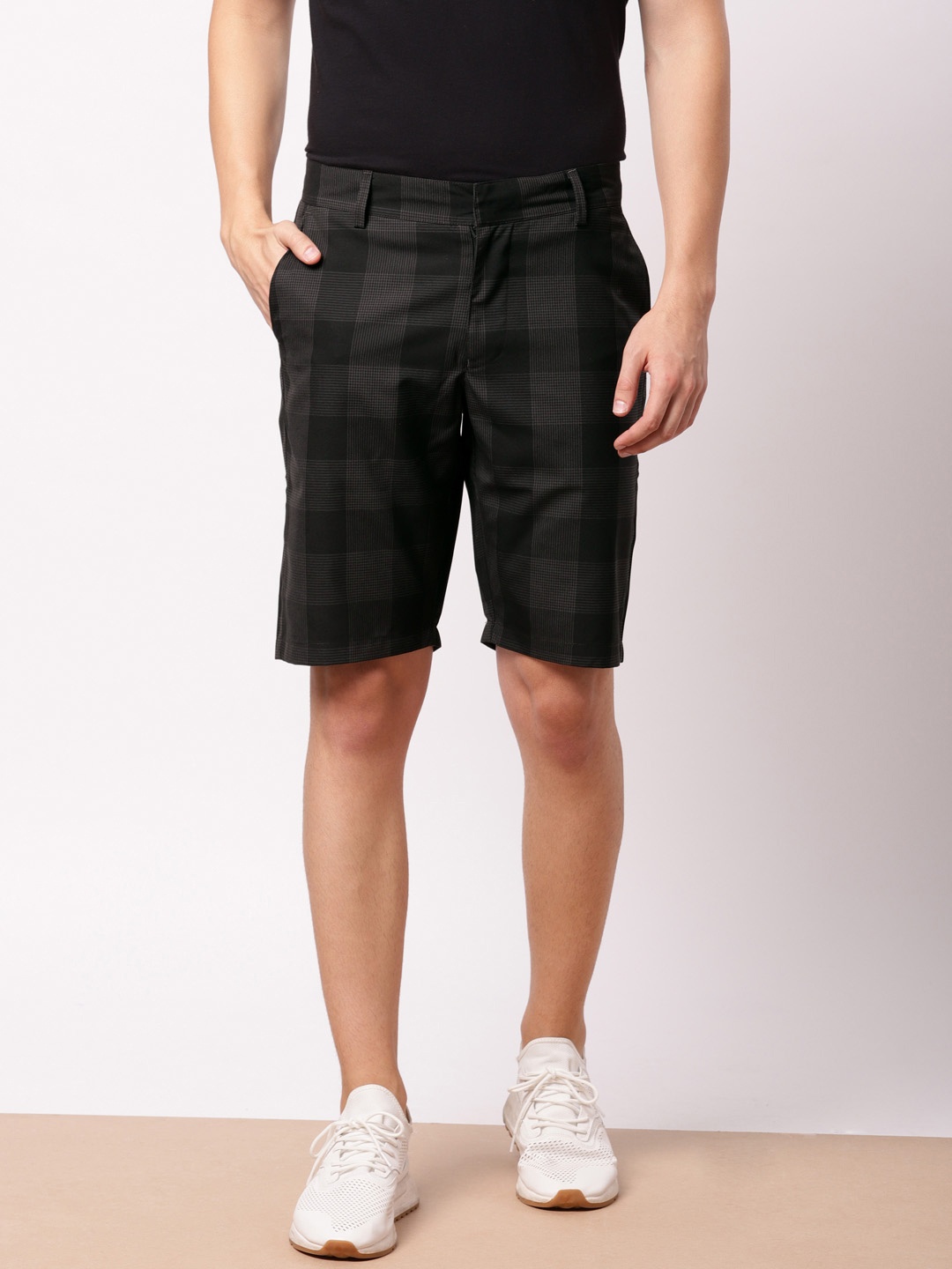 

ether Men Grey Checked Regular Fit Regular Shorts