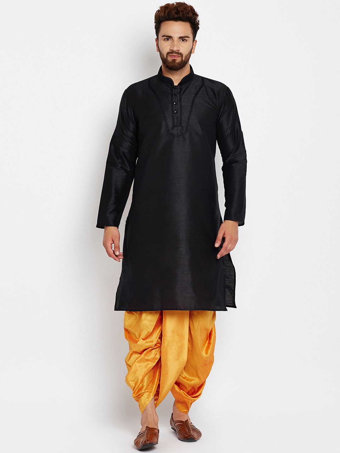 

SOJANYA Men Black Solid Straight Kurta