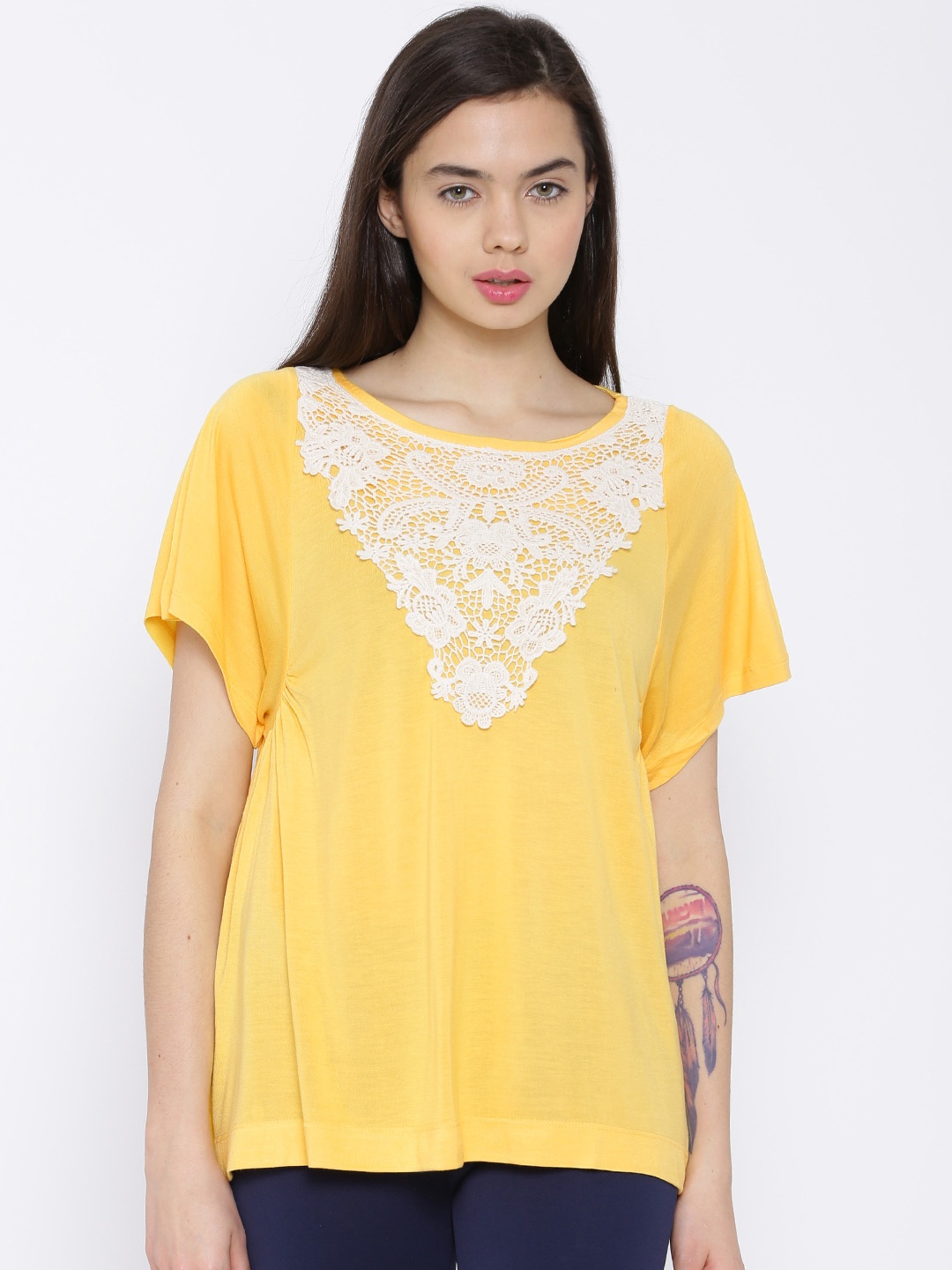 

Sera Women Yellow Solid Top