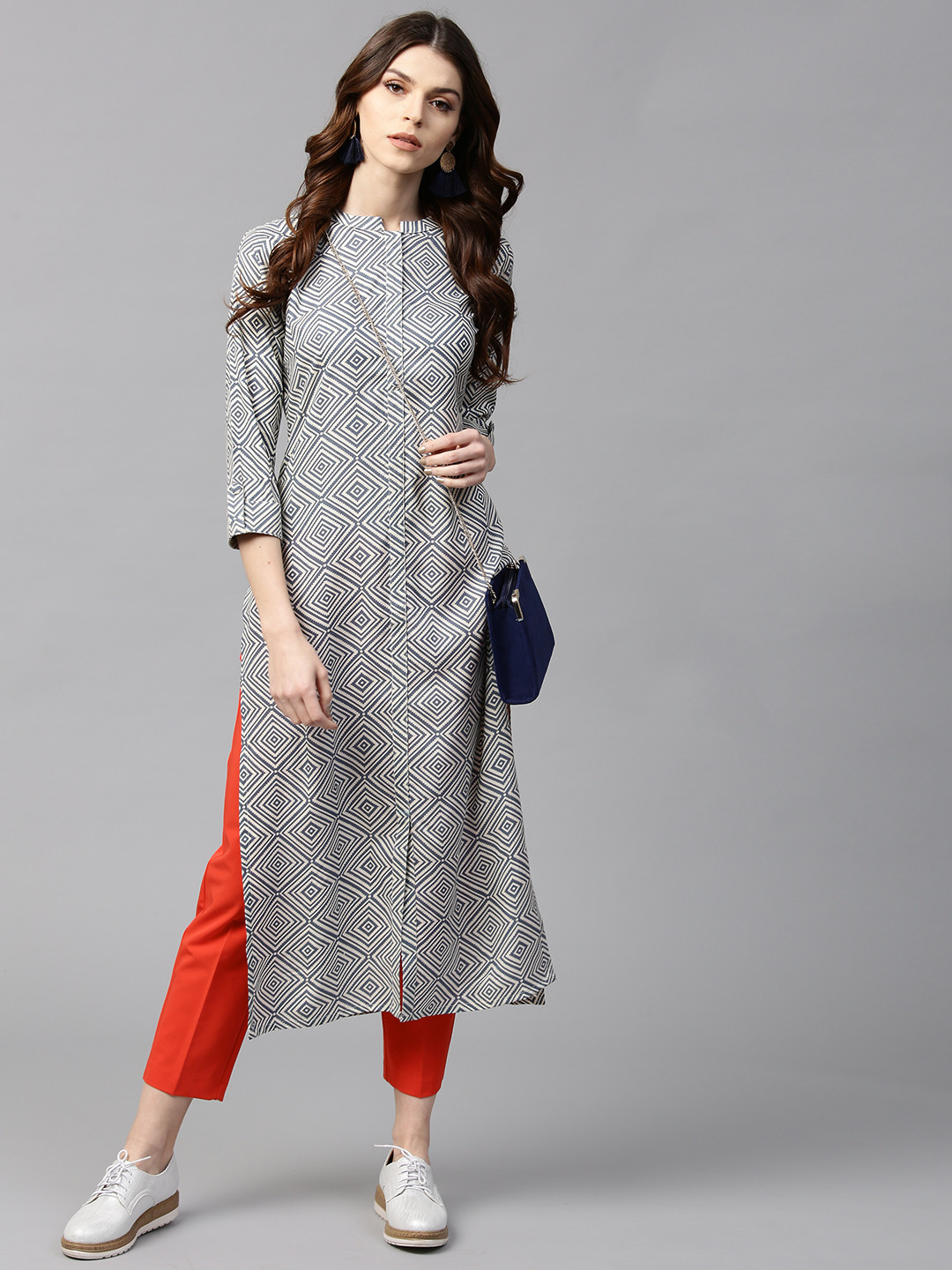 

GERUA Women Grey & Off-White Printed Straight Kurta