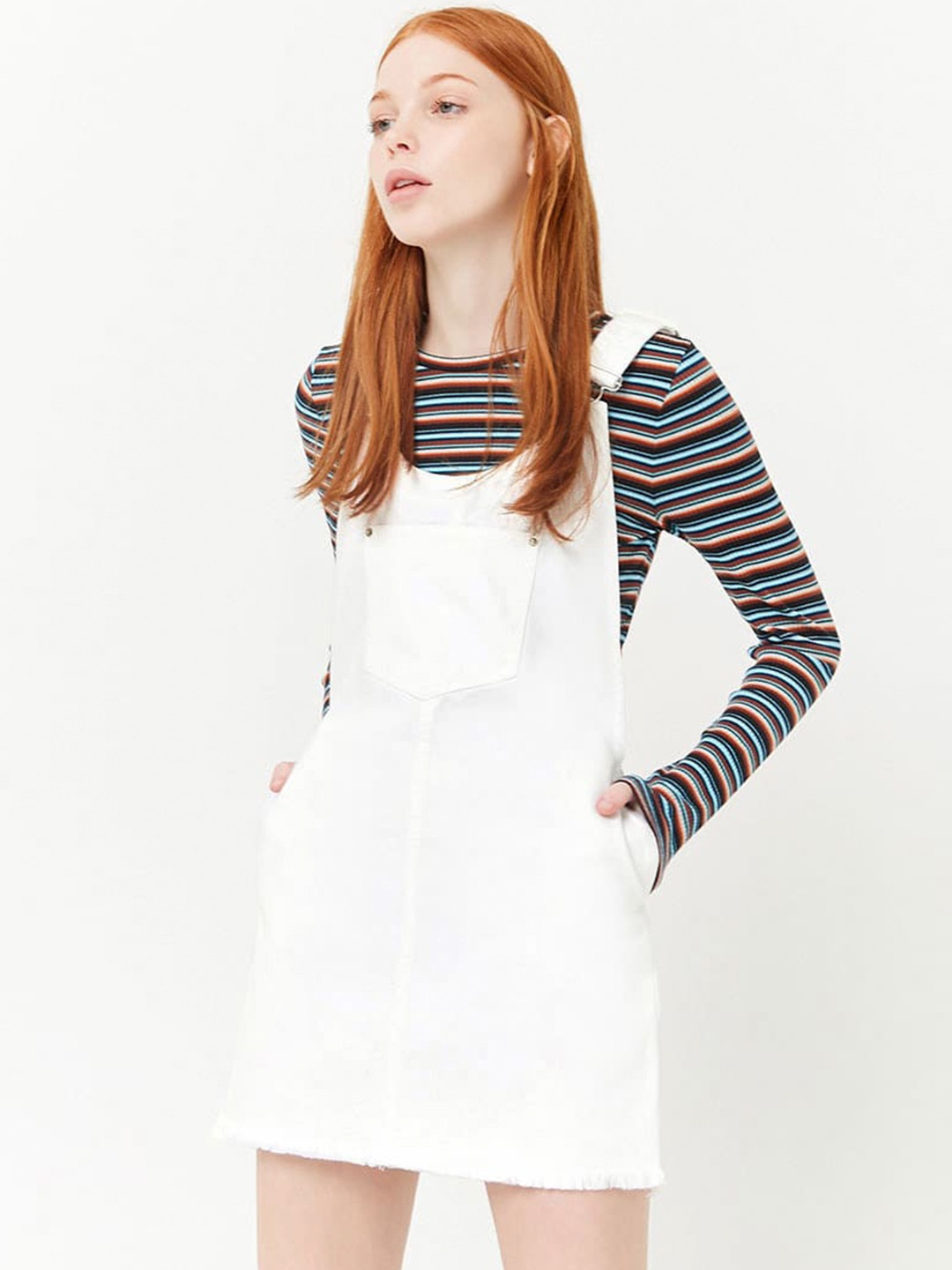 

FOREVER 21 Women White Solid Pinafore Denim Dress