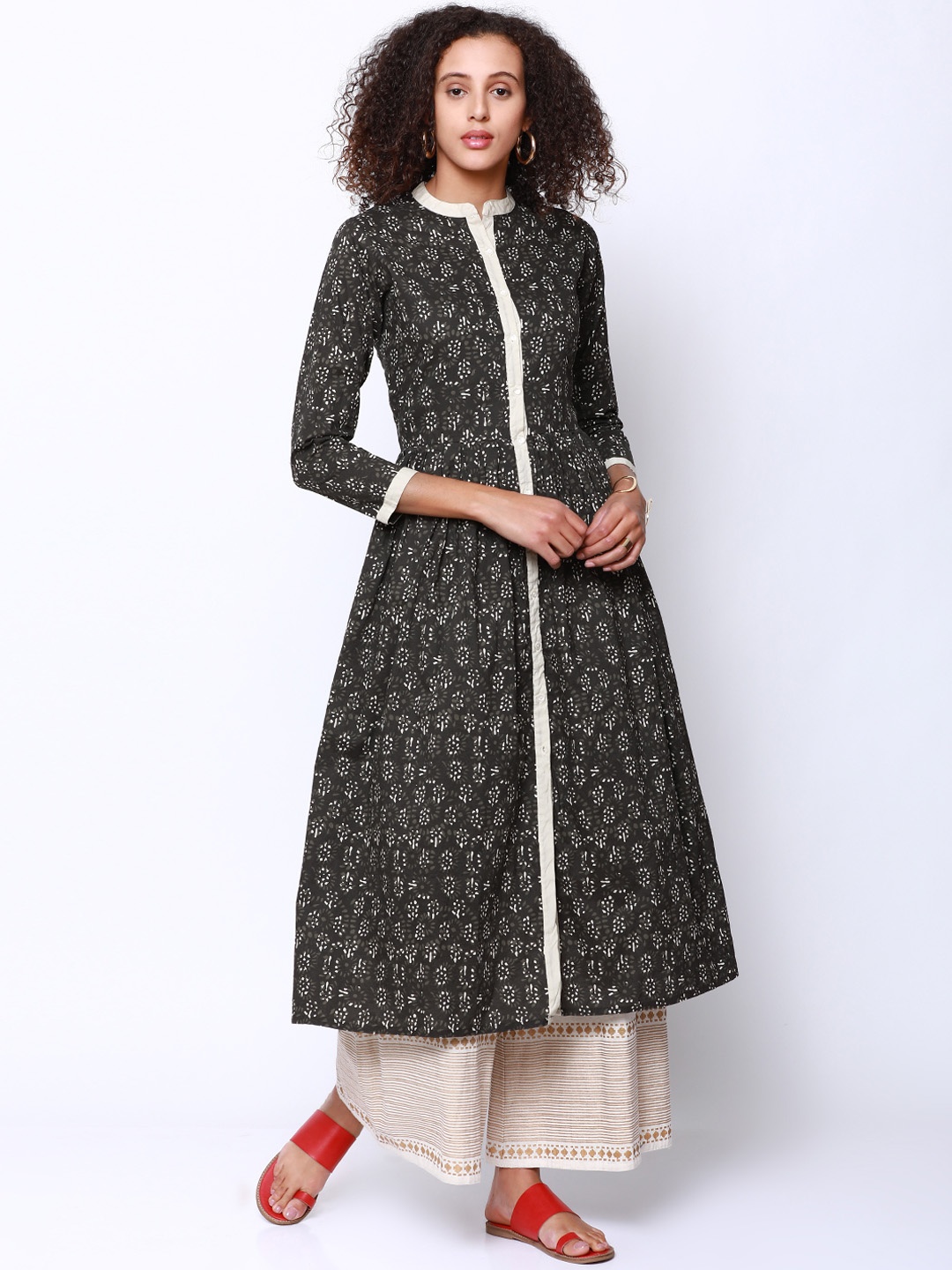 

Vishudh Women Beige & Olive Green Printed A-Line Kurta