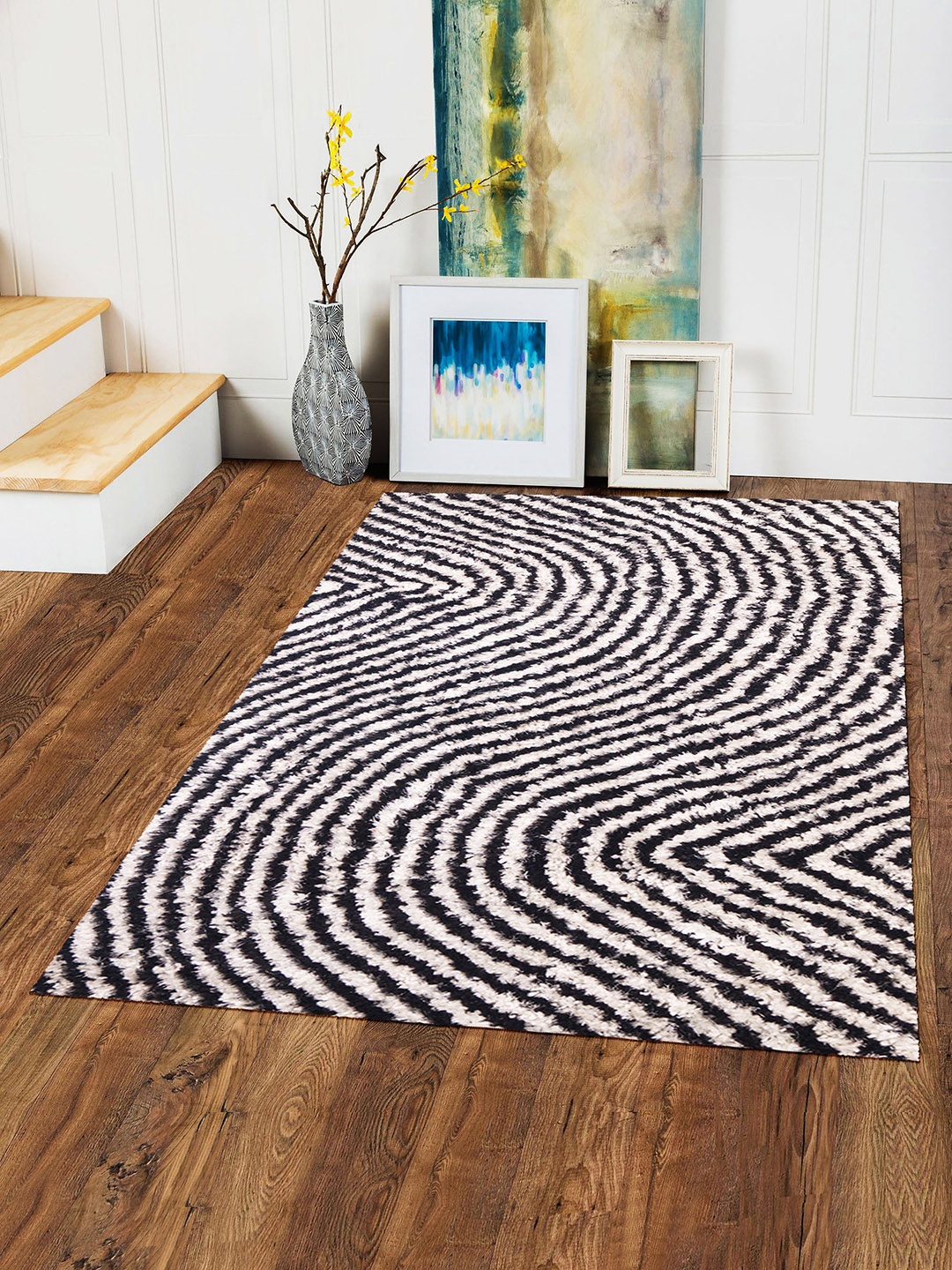 

Story@home White & Black Printed Carpet