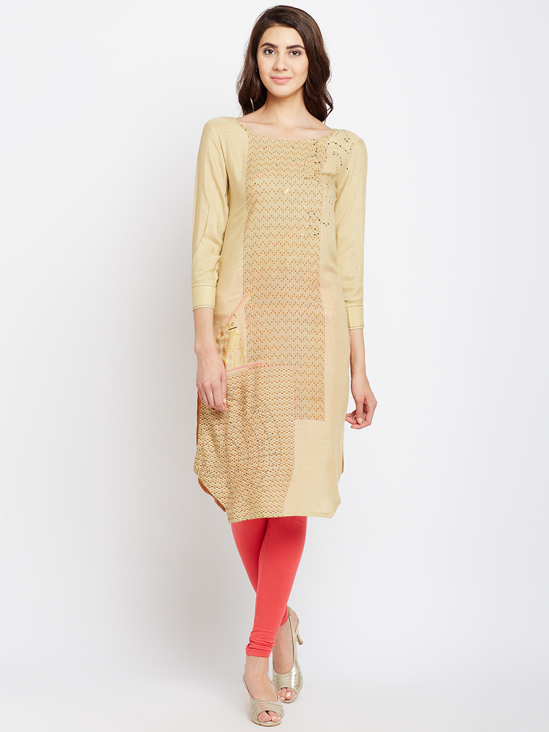 

Span Women Beige Printed Straight Kurta