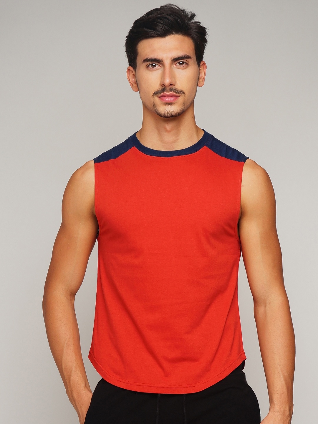 

GRITSTONES Men Red Solid Gym Vest