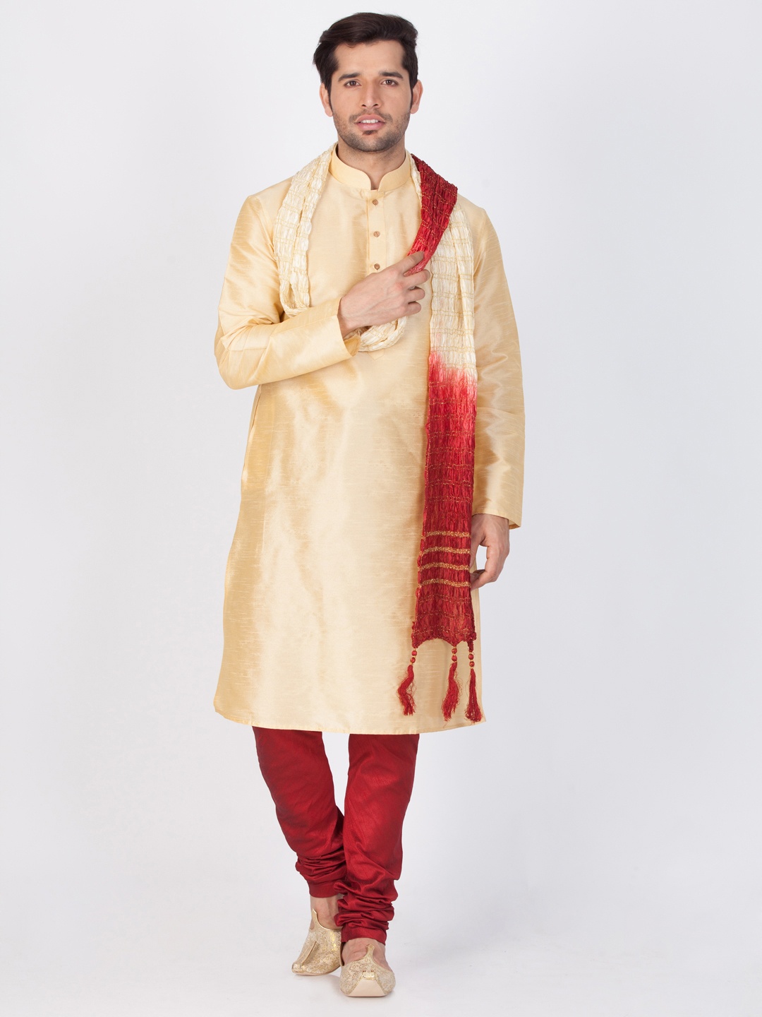 

VASTRAMAY Men Gold-Toned & Maroon Solid Kurta with Pyjamas & Dupatta