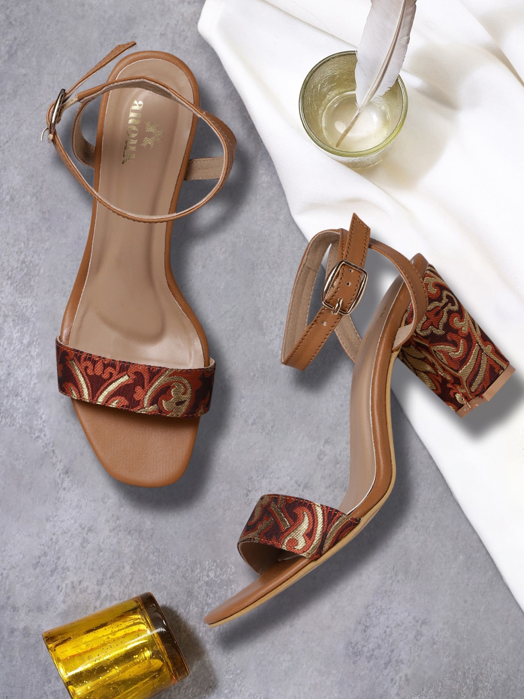 

Anouk Women Maroon & Gold-Toned Woven Design Sandals