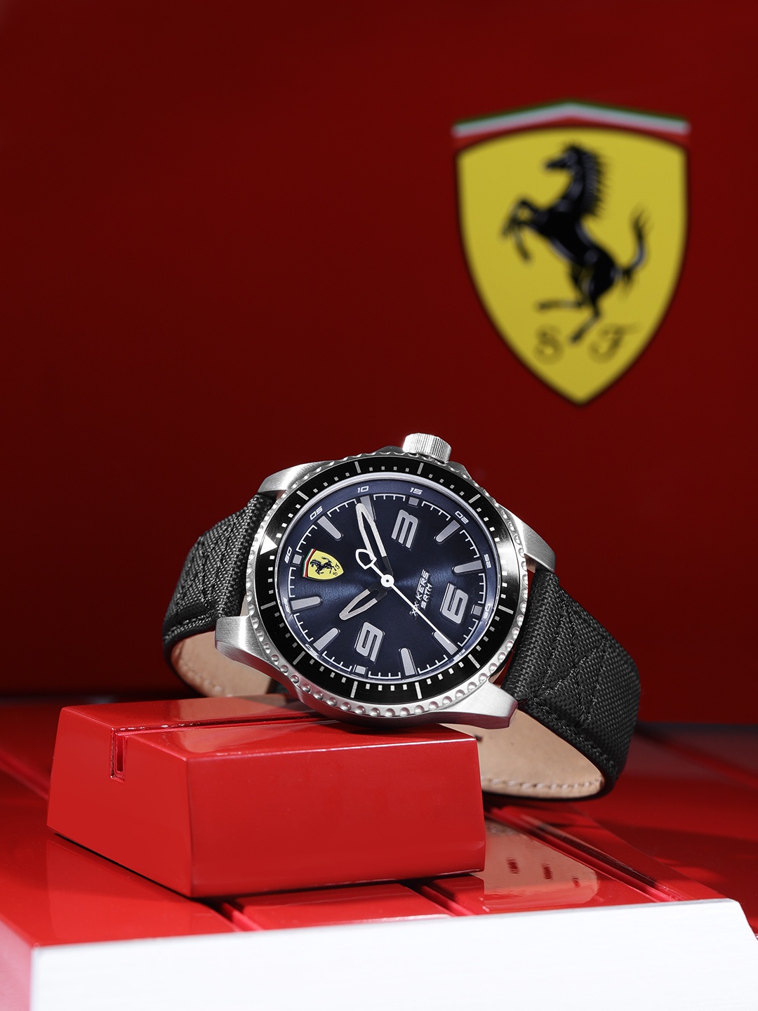 

SCUDERIA FERRARI Men Blue Analogue Watch 0830486