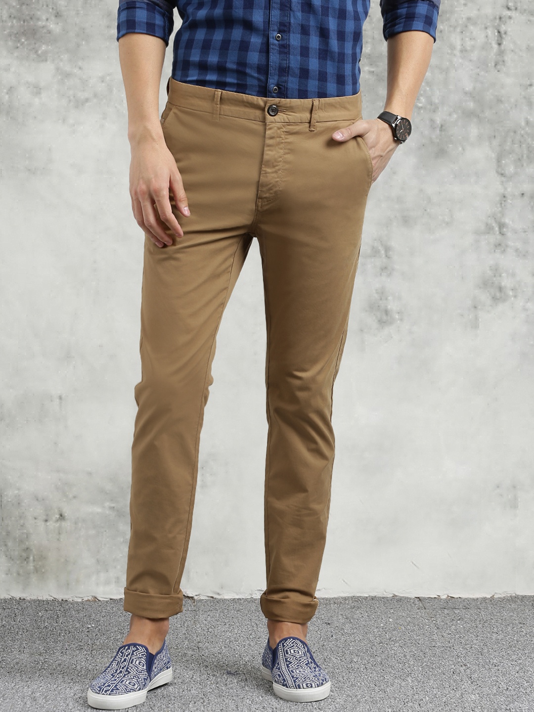 

Breakbounce Men Brown Slim Fit Solid Chinos