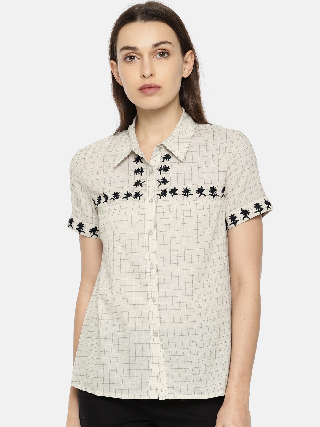 

Vero Moda Women Off-White Regular Fit Checked Casual Shirt