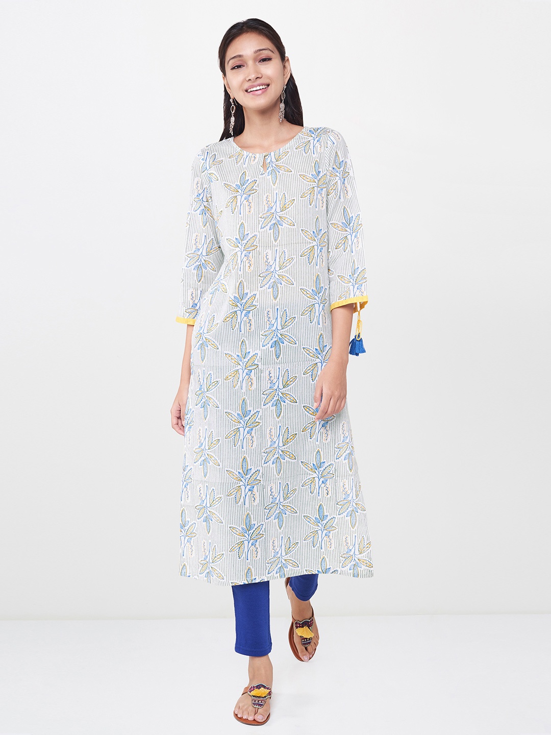 

Global Desi Women White & Blue Printed Straight Kurta