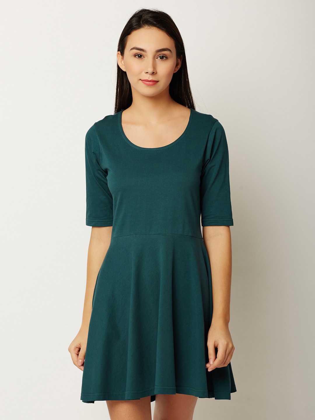 

Miss Chase Women Green Solid Fit and Flare Dress