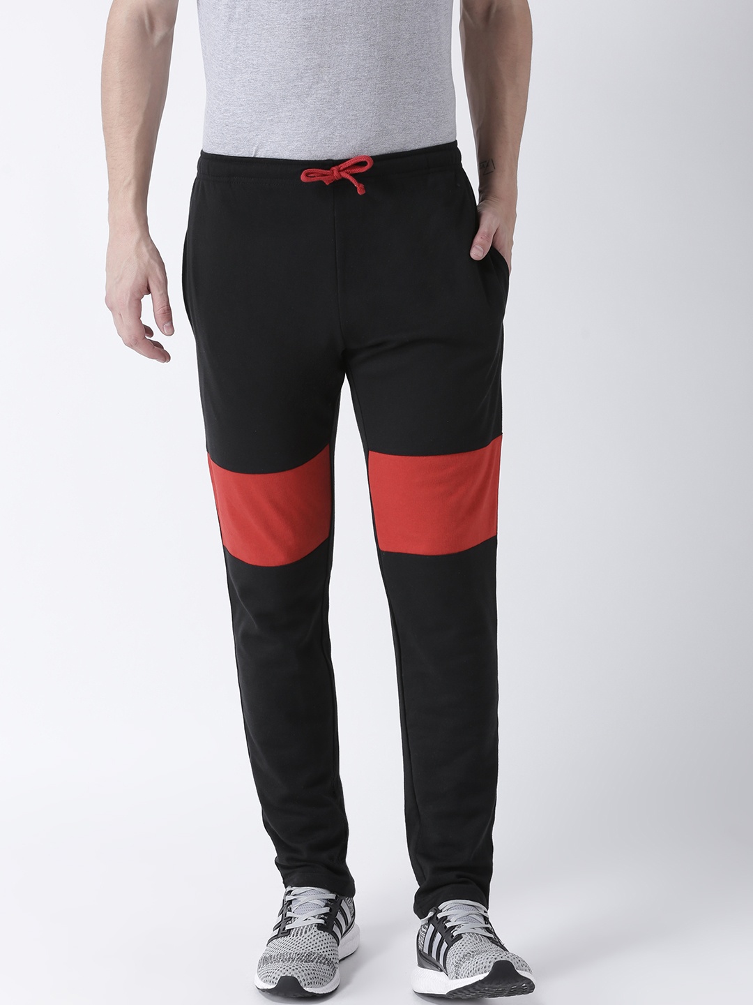 

Club York Men's Charcoal & Red Solid Track Pant