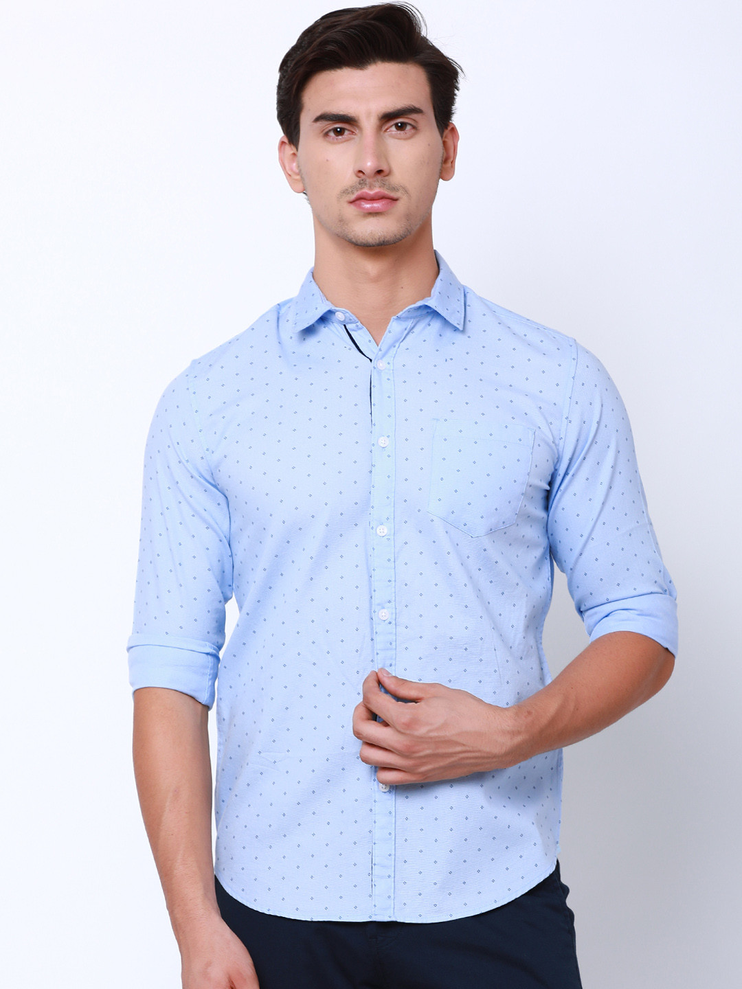 

Black coffee Men Blue & Navy Blue Slim Fit Printed Casual Shirt