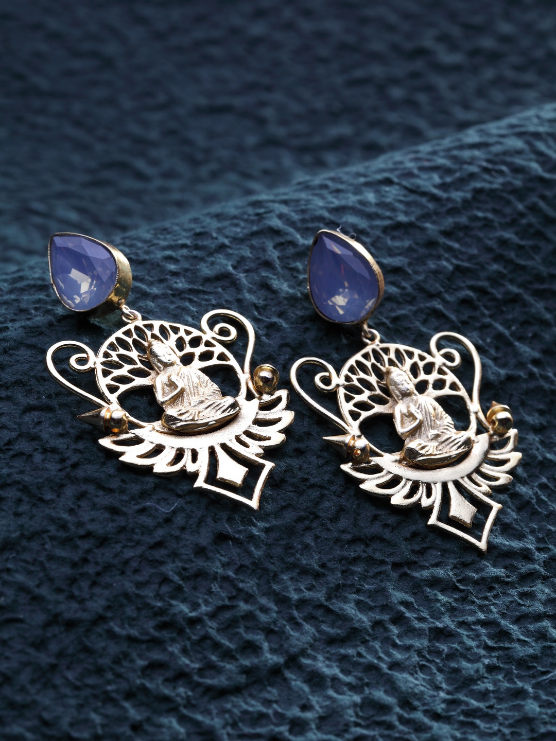 

DIVA WALK Gold-Toned Contemporary Drop Earrings