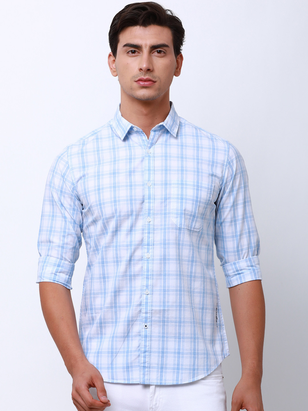 

LOCOMOTIVE Men White & Blue Slim Fit Checked Casual Shirt