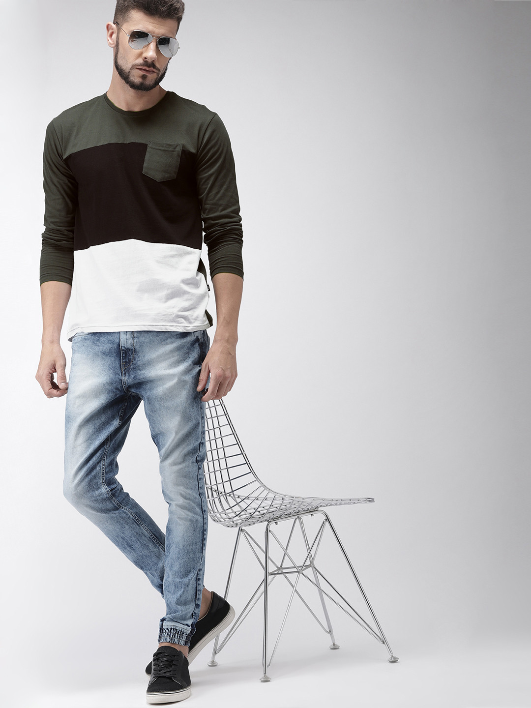 

HIGHLANDER Men Olive Green Colourblocked Round Neck T-shirt