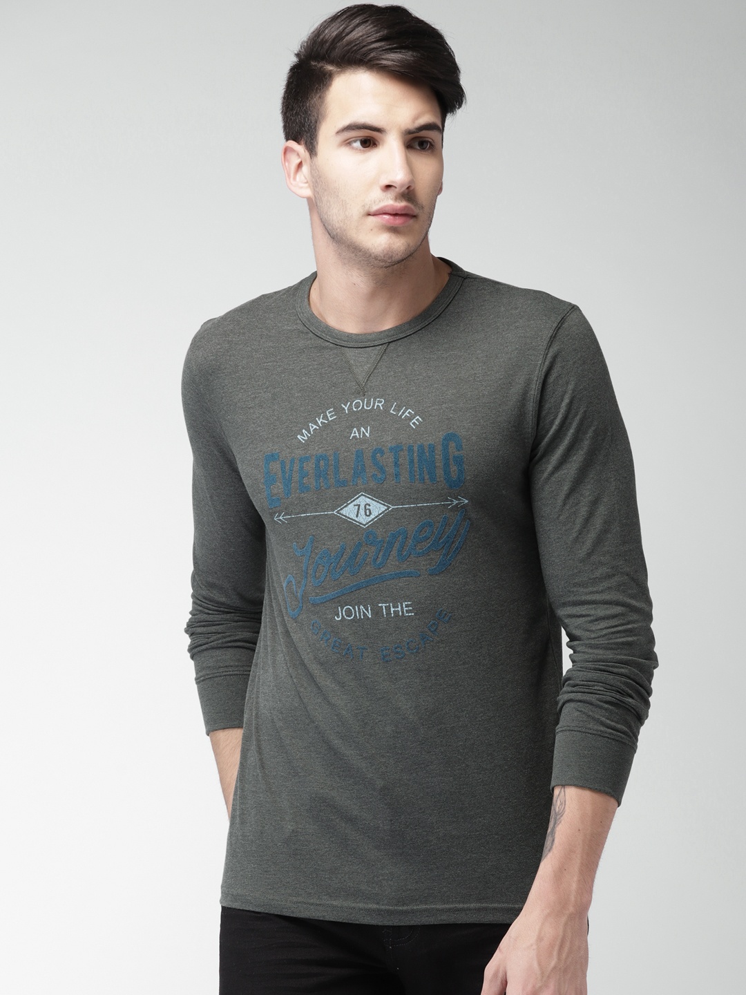 

Celio Men Charcoal Grey Slim Fit Printed Round Neck T-shirt