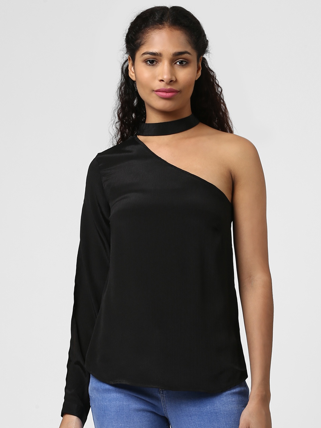 

Harpa Women Black Solid One-Shoulder Top