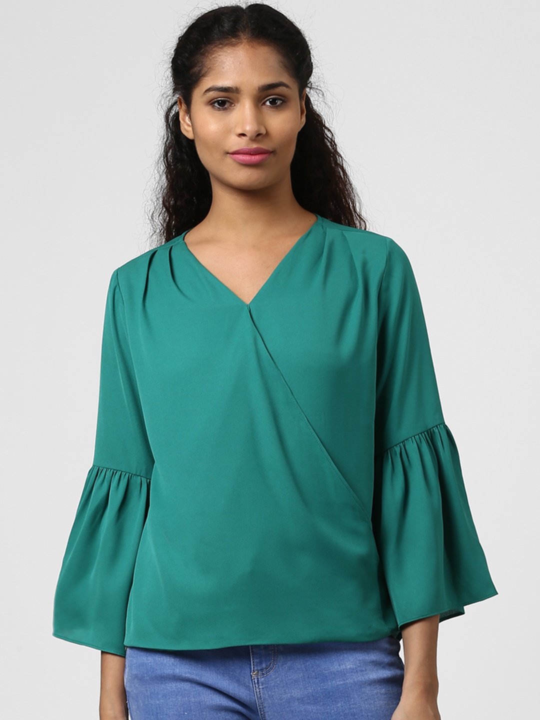 

Harpa Women Green Solid Wrap Top