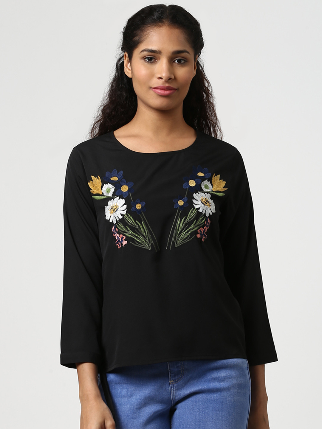 

Harpa Women Black Solid Embroidered Top