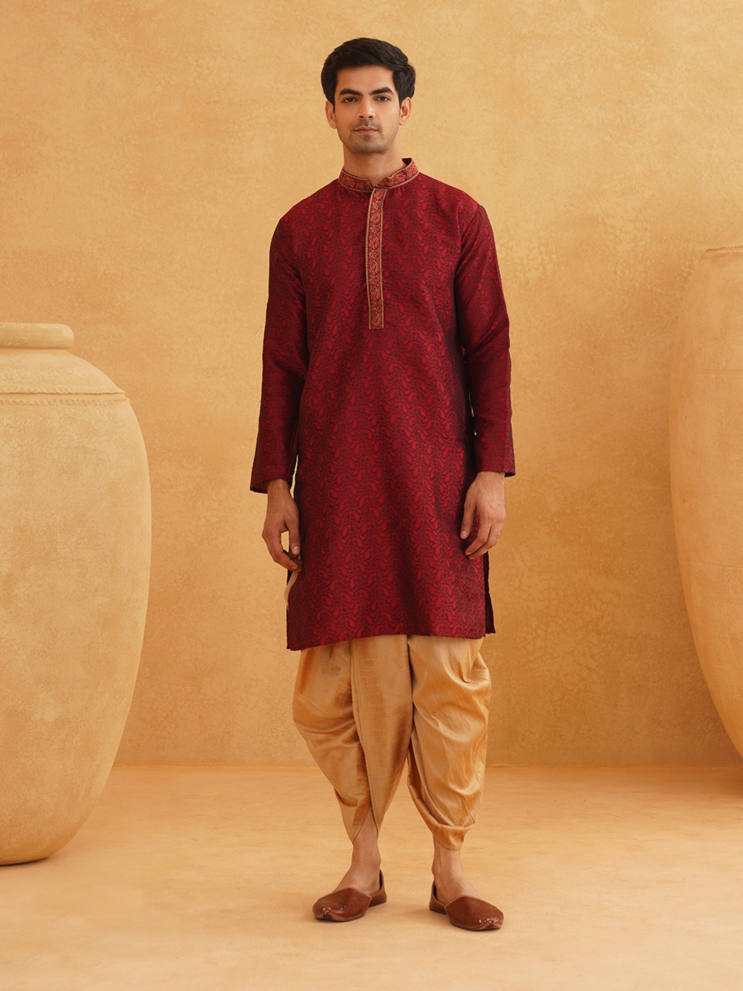 

SOJANYA Men Maroon & Gold-Toned Self Design Kurta with Dhoti Pants