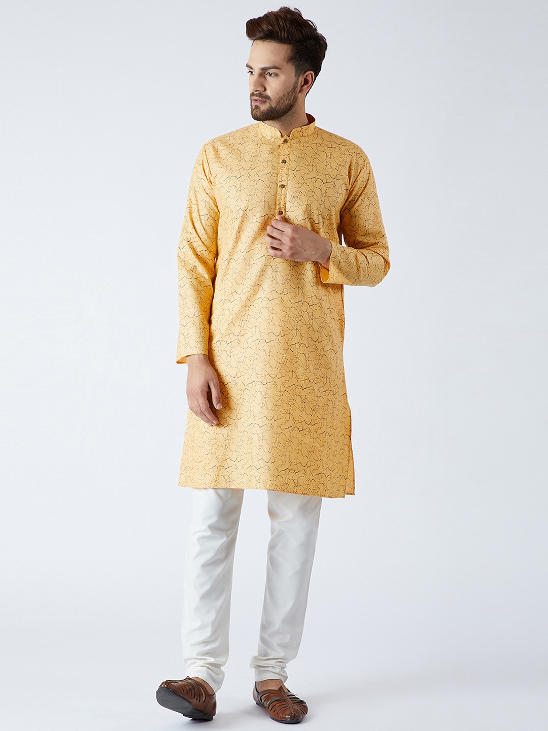 

SOJANYA Men Yellow & Off-White Printed Kurta with Churidar