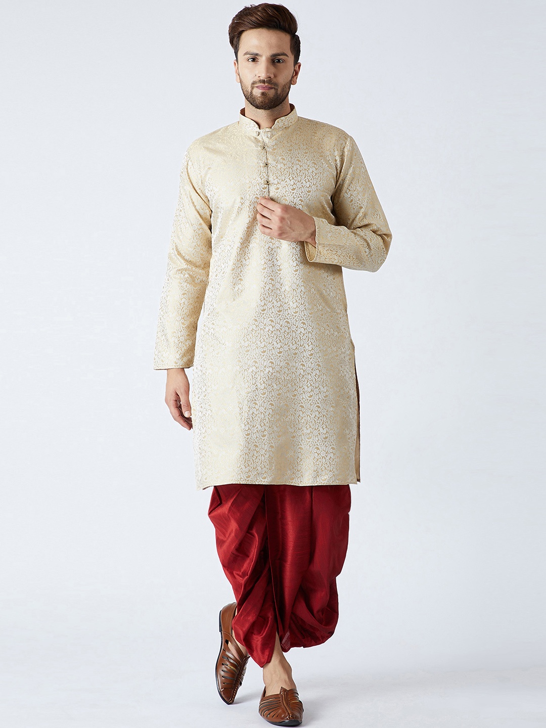 

SOJANYA Men Gold-Toned & Maroon Self Design Kurta with Dhoti Pants
