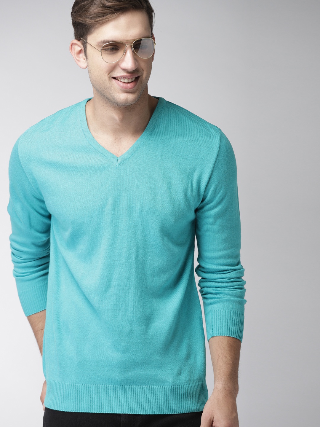 

Mast & Harbour Men Blue Solid Pullover Sweater