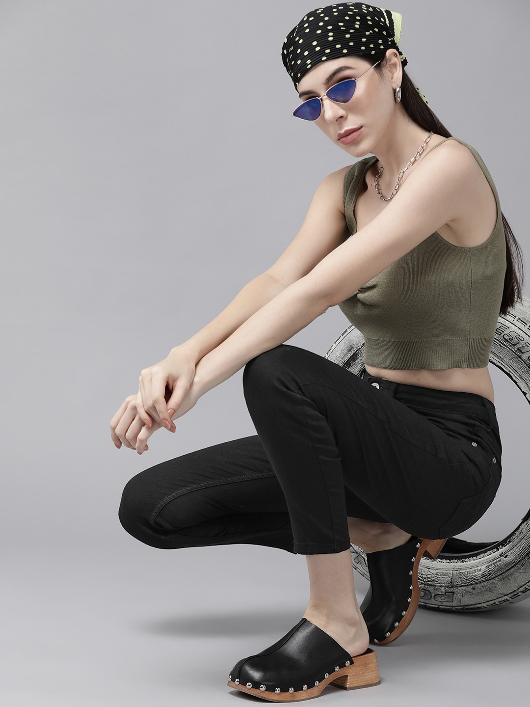

Roadster Women Black Skinny Fit Mid-Rise Clean Look Stretchable Jeans