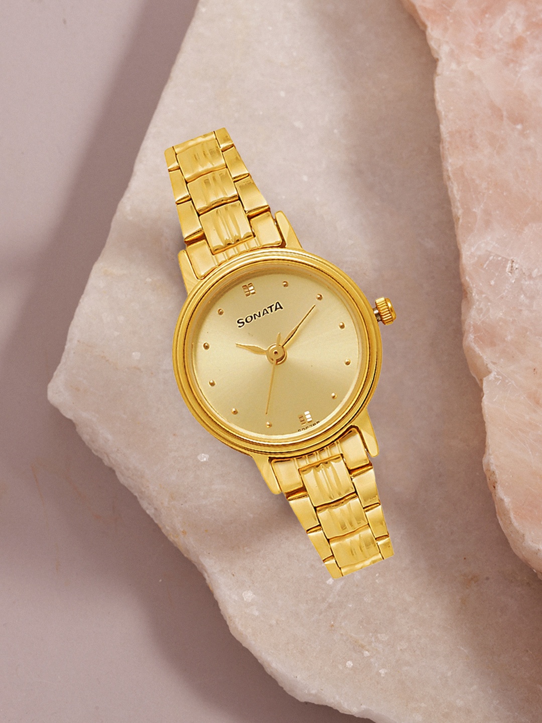 

Sonata Women Gold-Toned Analogue Watch 8096YM02C